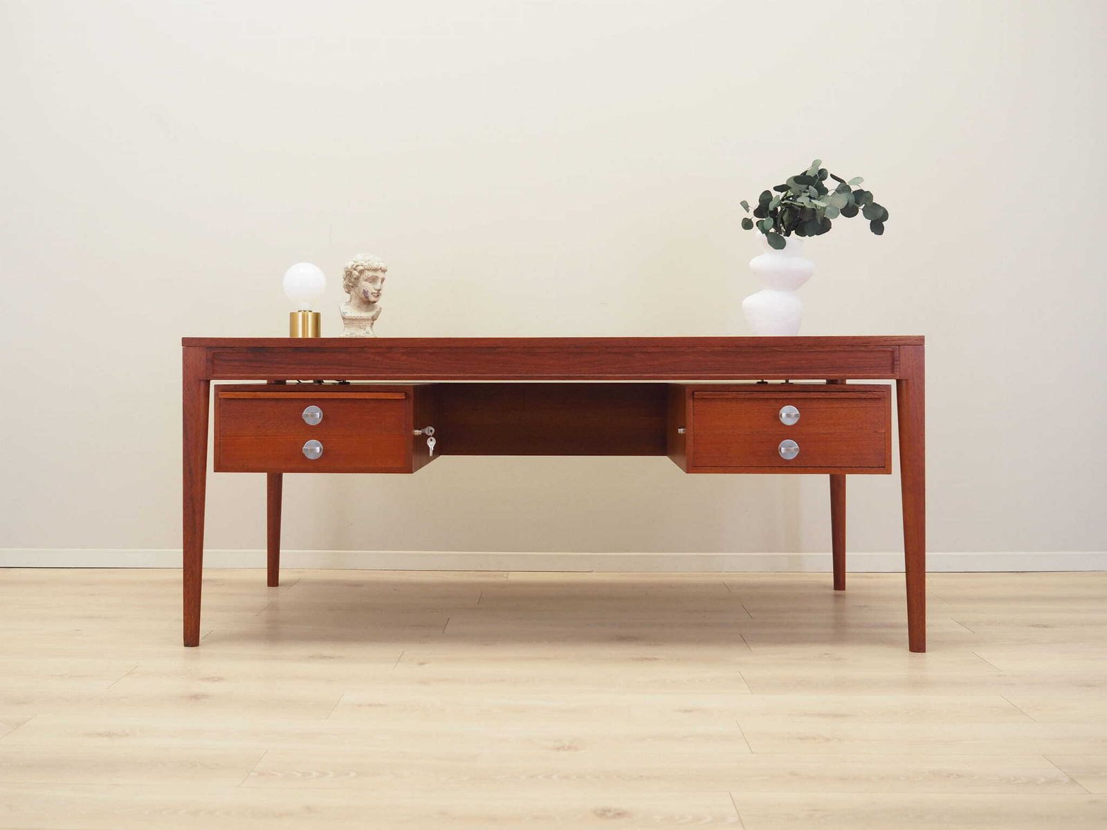 Teakhouten Bureau, Deens Design, Jaren 1970, Ontwerper: Finn Juhl, Fabrikant: France & Son photo furniture