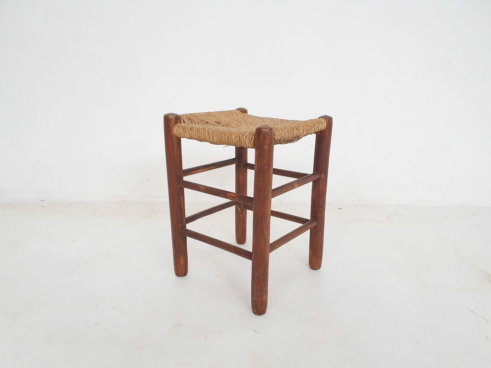 Mid Century Houten Kruk Met Rotan Zitting photo 148.0