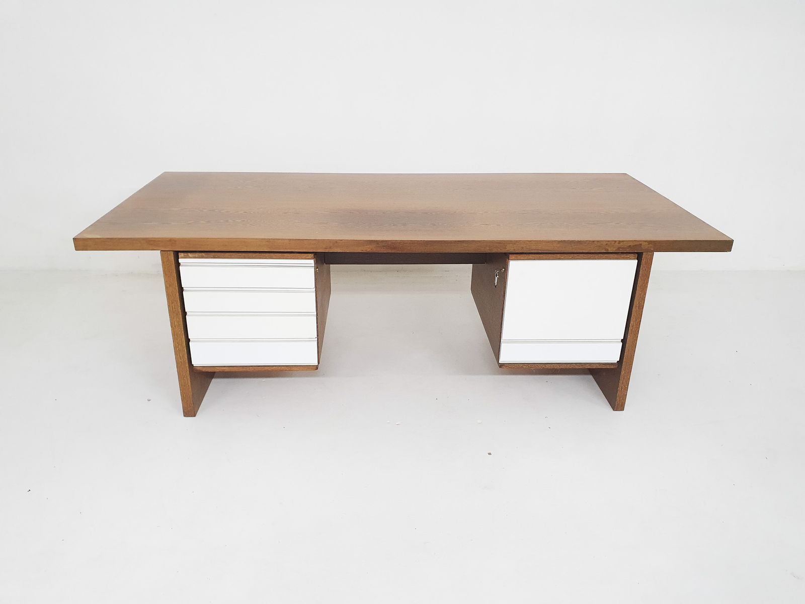 Groot Wengehouten Bureau, Toegeschreven Aan 'T Spectrum, Nederland, Ca. Jaren 1950 photo for sale