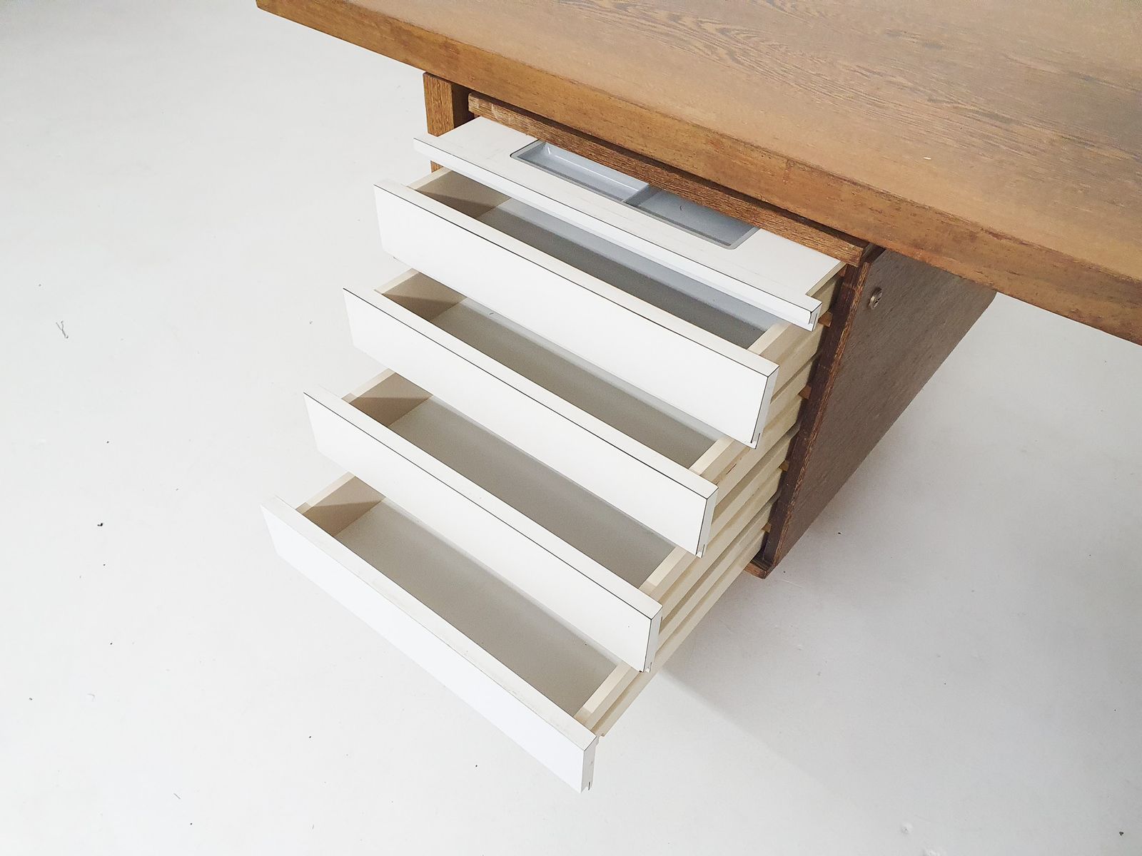 photo for sale Groot Wengehouten Bureau, Toegeschreven Aan 'T Spectrum, Nederland, Ca. Jaren 1950