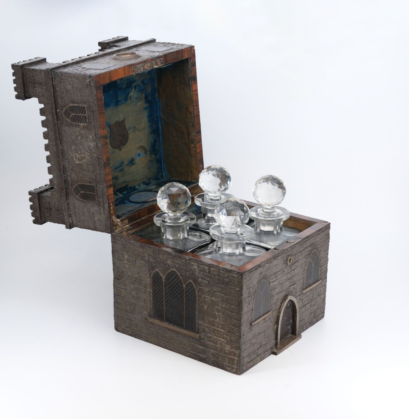 Rare 19th Century Decanter Box Depicting A Medieval Castle photo vinterior
