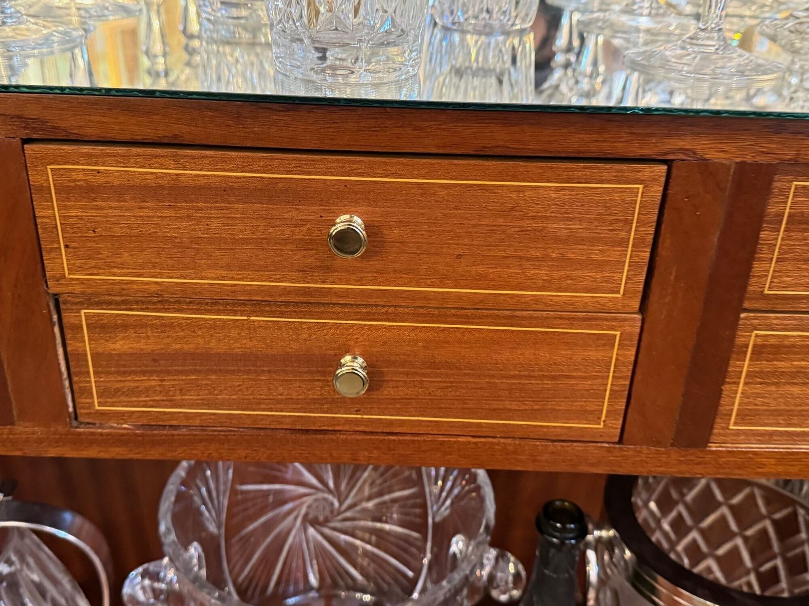 photo vintage A Wonderful 1950s Two Doored Bar Cabinet By Poalo Buffa With Faux Malachite Panels