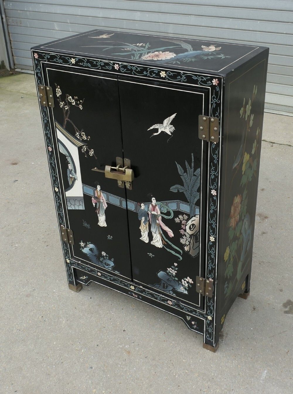 Pretty Chinoiserie Cupboard Decorated With Birds And Flowers