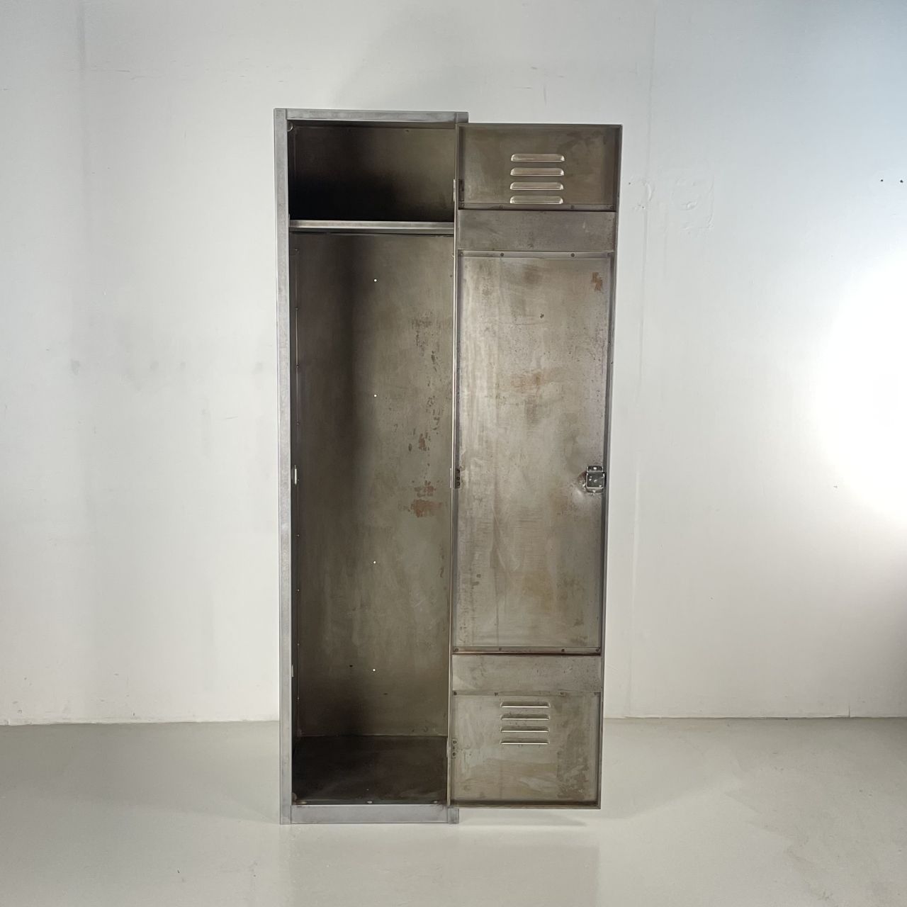 Steel Single Column Locker photo vintage