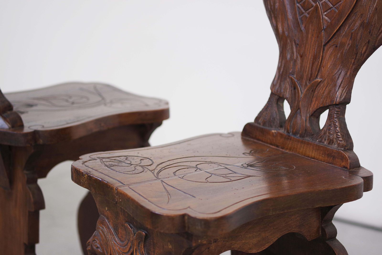 Pair Of Hand Carved Late 19th Century Chairs – Ornate Antique Craftsmanship photo vintage