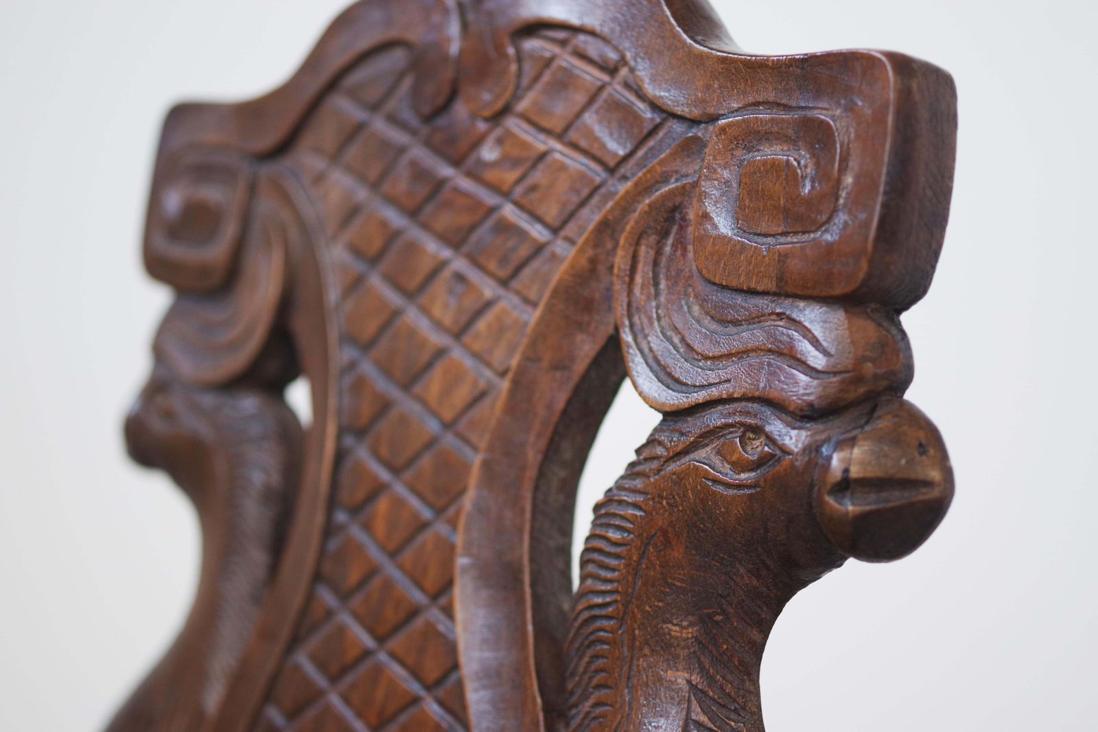 photo furniture Pair Of Hand Carved Late 19th Century Chairs – Ornate Antique Craftsmanship
