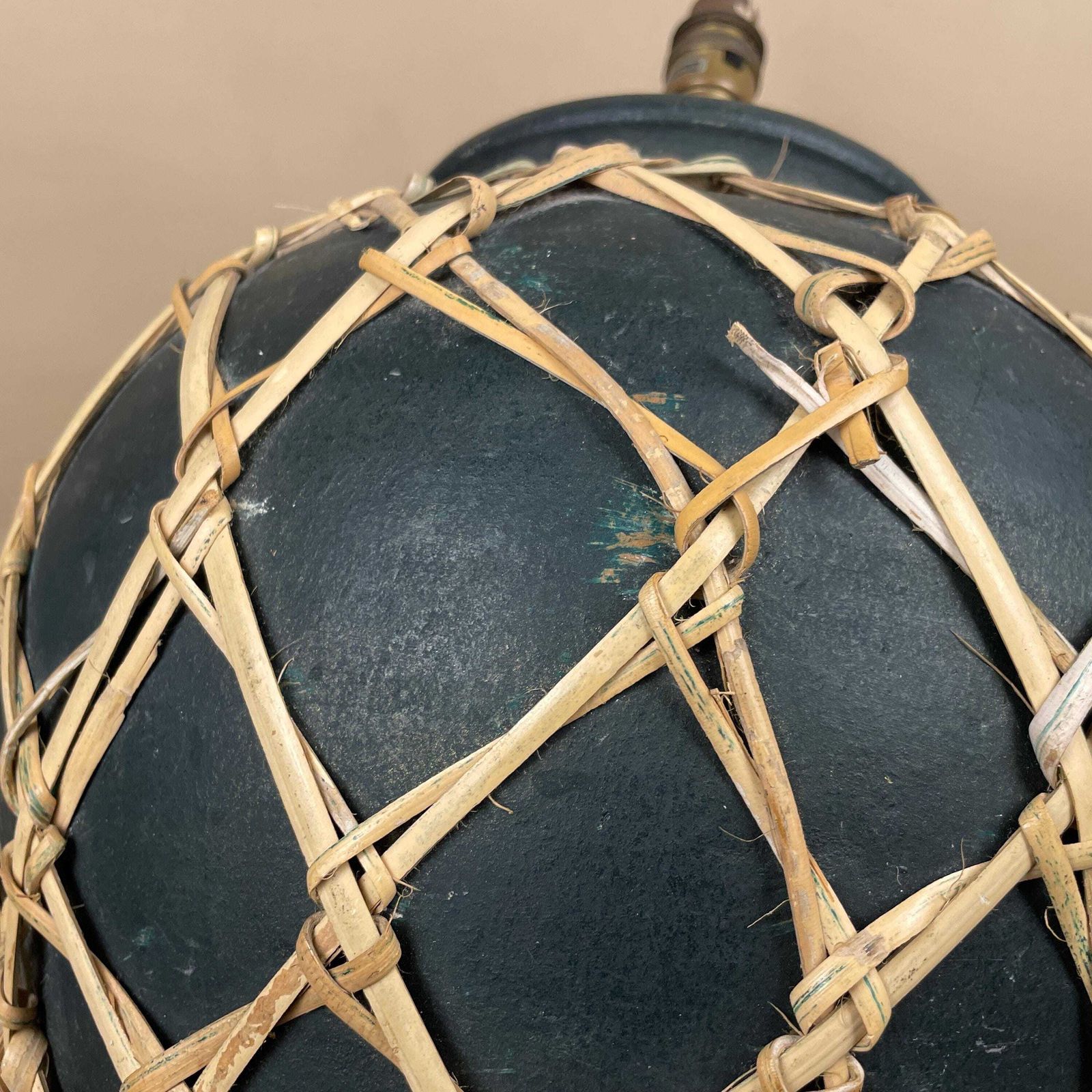 Vintage Ceramic Lamp Light Bedside Table Woven Bamboo Painted Green Oriental Chinese Vase Cottage Antique Brass Top Antique Heavy photo vintage