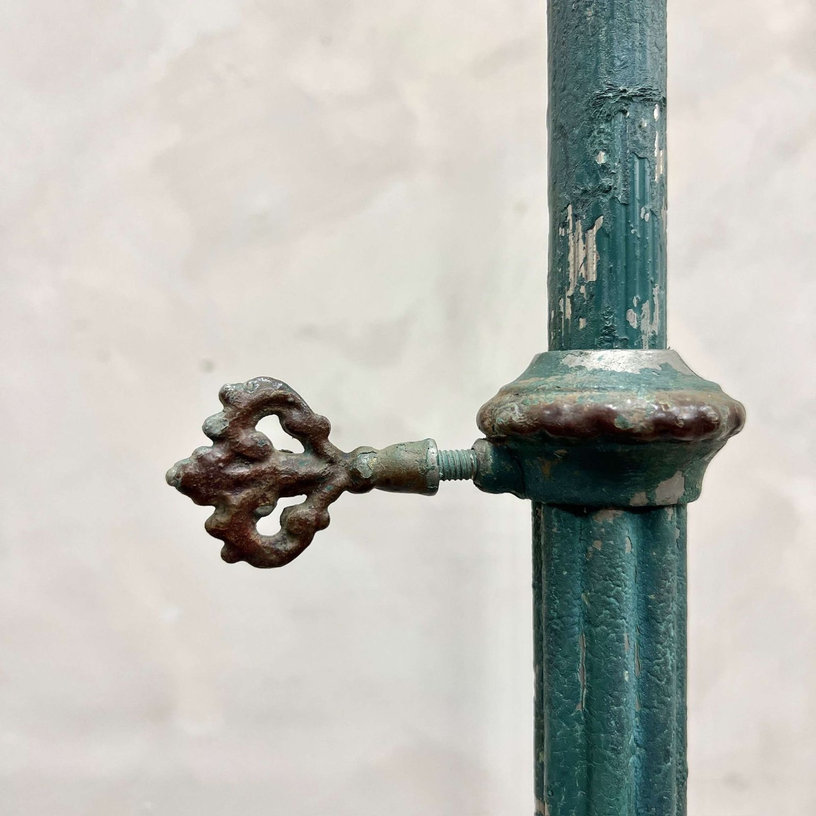 French 19th Century Green Lion Paw Floor Table Lamp photo vintage
