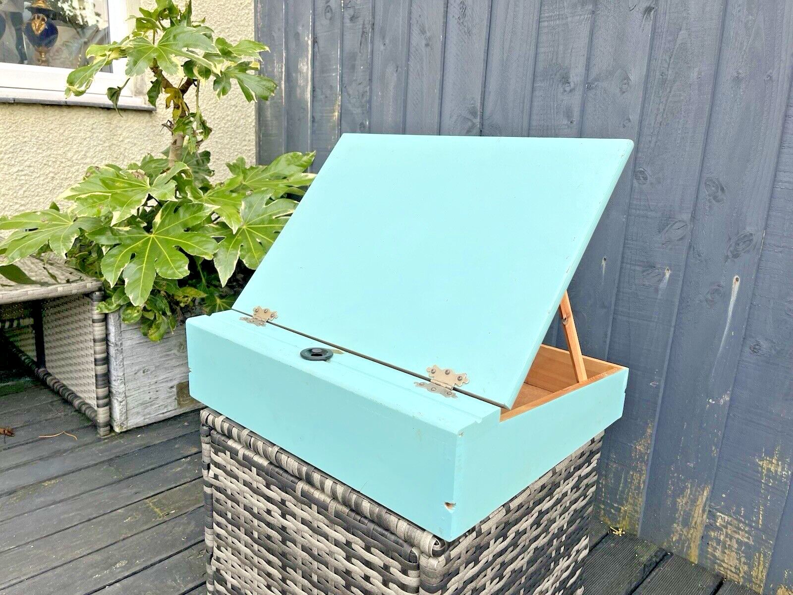 Mid Century 50's Wooden Reno Series Artist Storage Box Easel Writing Slope Paint