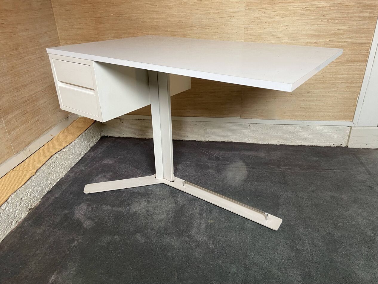 White Melamine Desk Published By Roche&Bobois Around 1970 photo furniture