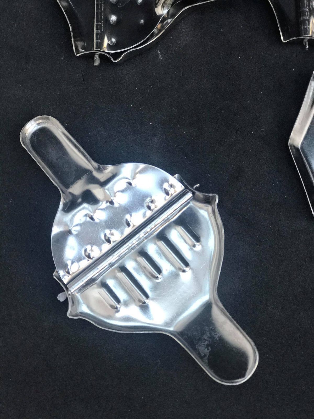 Lemon Squeezers 6 Old Individual Metal, Retro Table, Vintage Table, Hostess Gift, Table Oysters, Seafood Table photo buy