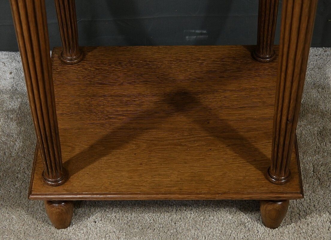 310.0 Oak Coffee Table Or Bedside Table – 1930 photo