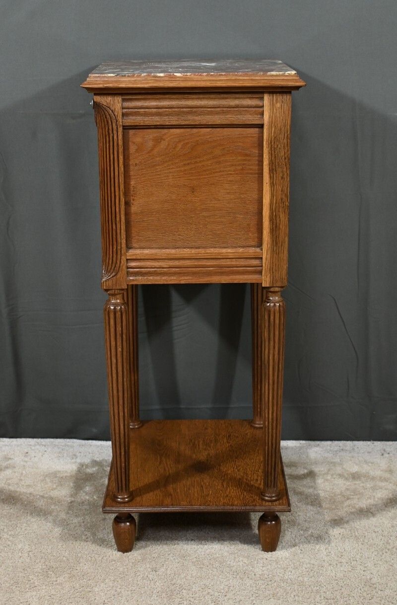 photo vintage Oak Coffee Table Or Bedside Table – 1930