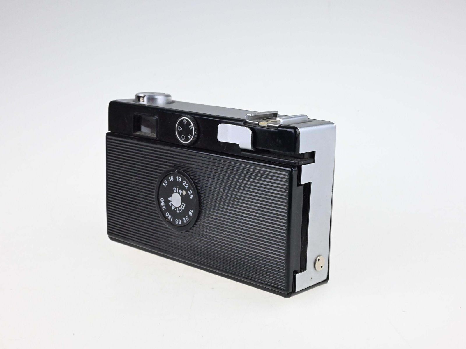 Vintage Vilia 35mm Camera, Analog , Vintage  Film , Retro , Old , Classic , Collectible photo vinterior
