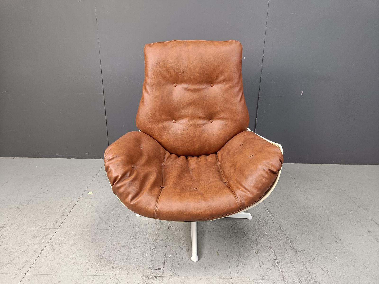 Space Age Fiberglass Swivel Chair, 1960s photo vintage