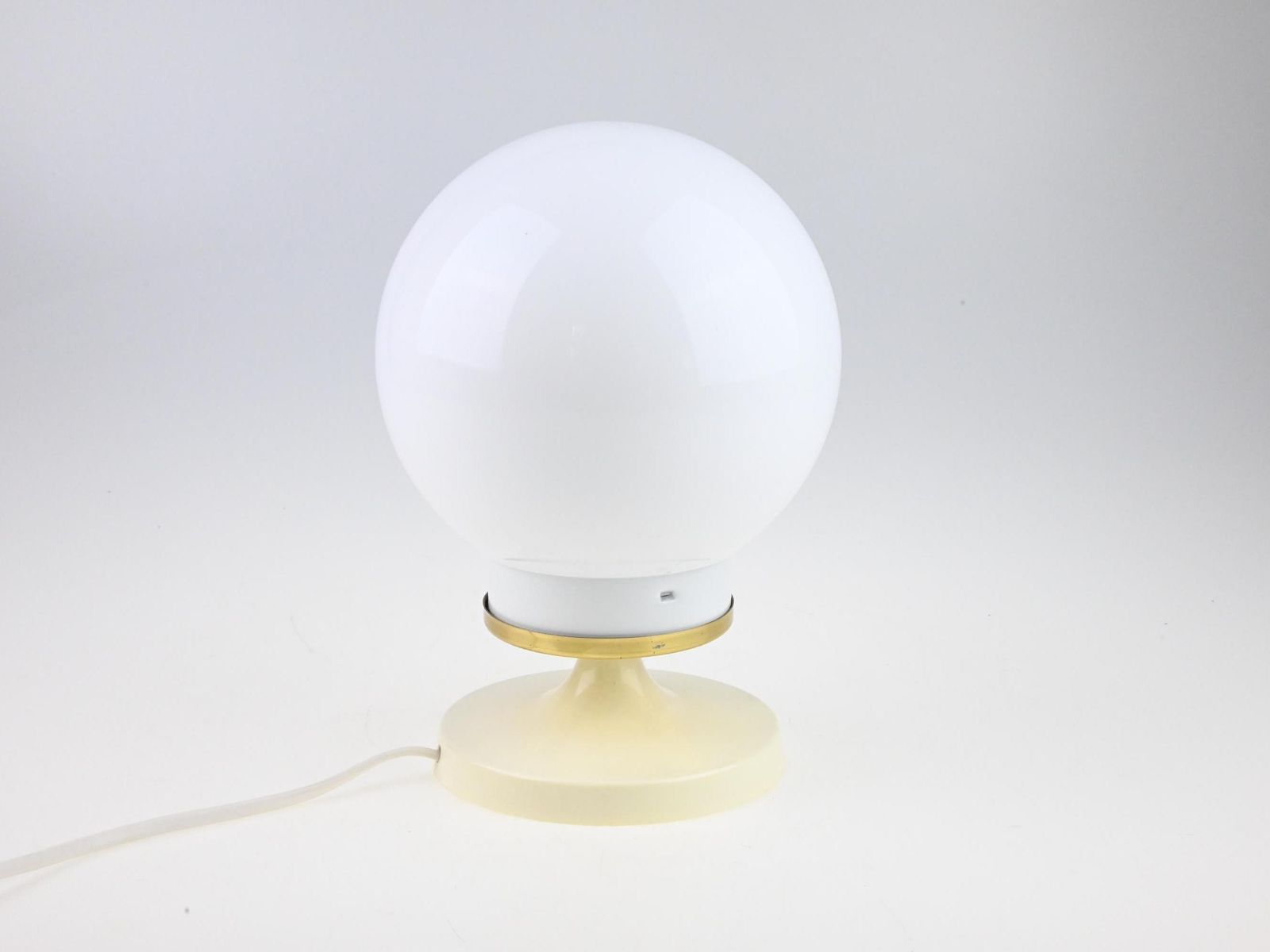Vintage Glass Table Lamp, Globe Shade, White Table Lamp, Globe Lamp, Glass Globe Lamp, Desk Lamp, Mid Century Lamp, Vintage Light, Old Lamp