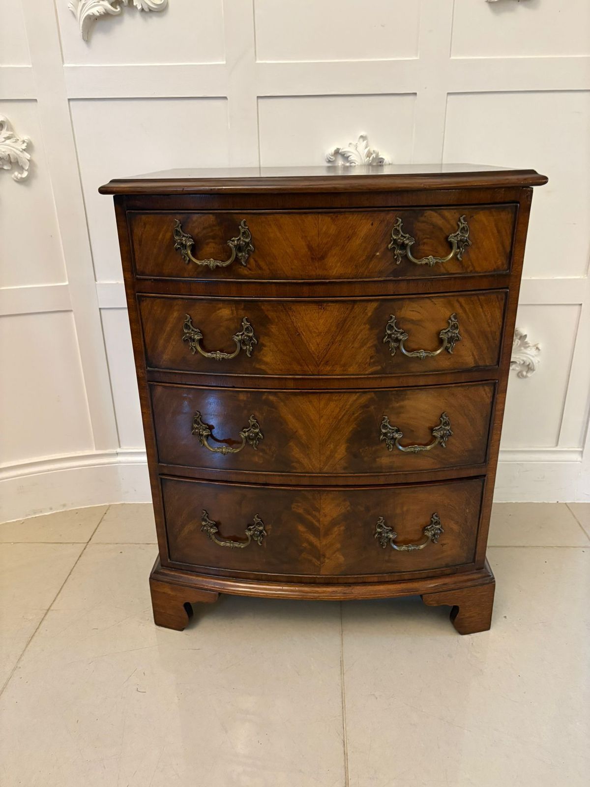 Antique Early 20th Century Quality Figured Mahogany Bow Fronted Chest Of Four Drawers photo for sale