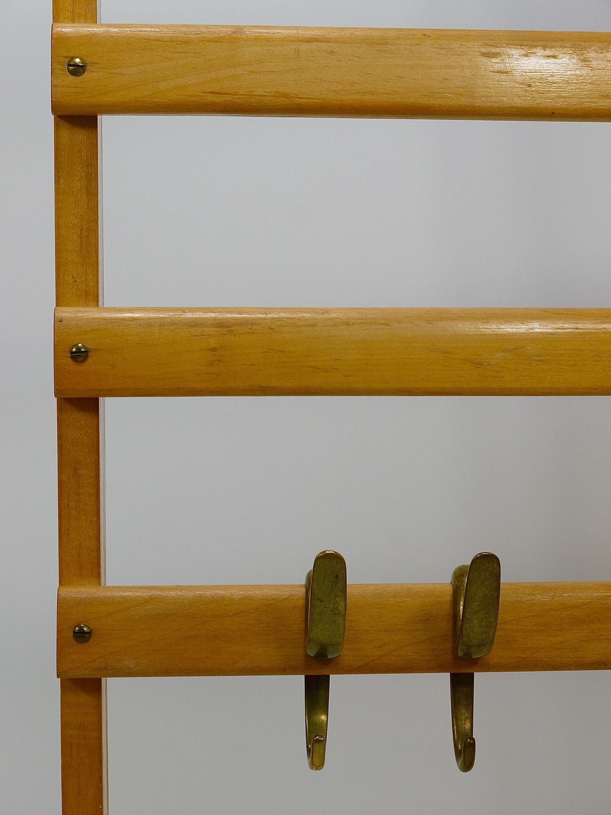 photo vintage Large Carl Auböck Mid Century Coat Rack Beech Wardrobe With 8 Brass Hooks, 1950s