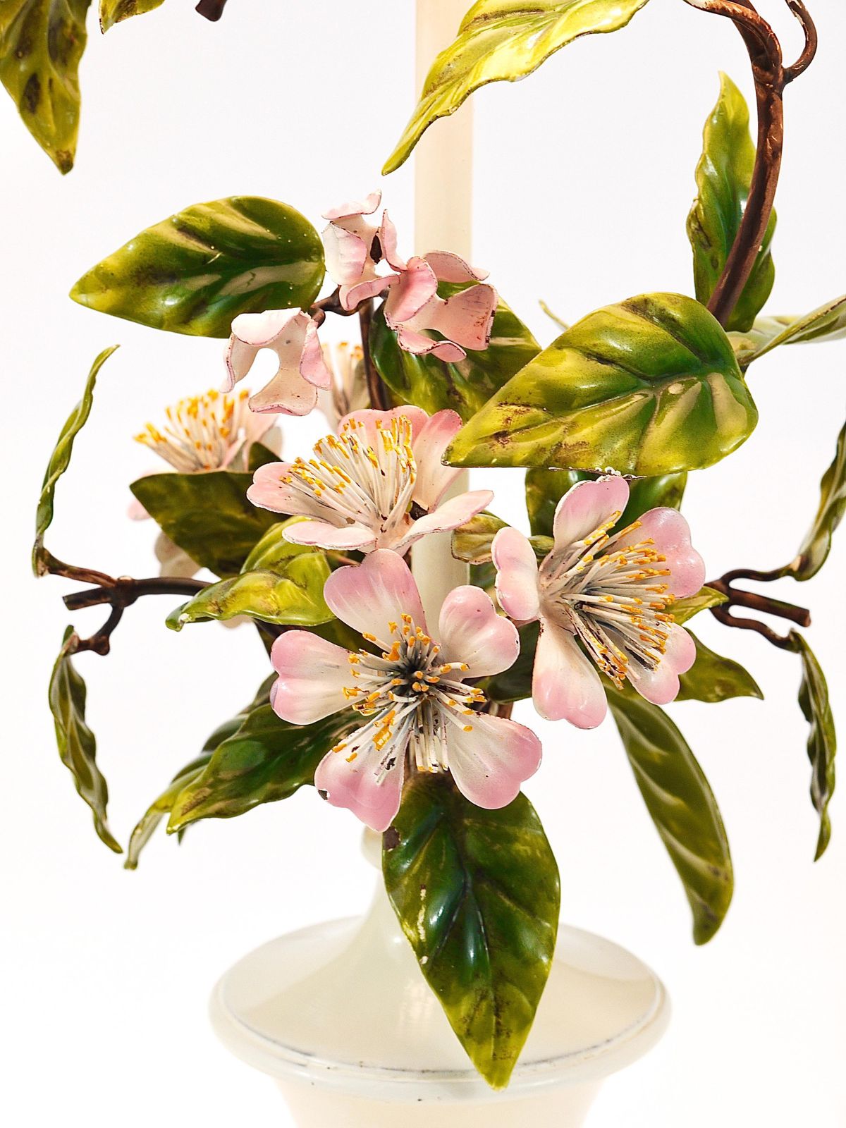 photo vintage Salvadori Hand Painted Wild Apple Blossom Toleware Table Lamp, Italy, 1950s
