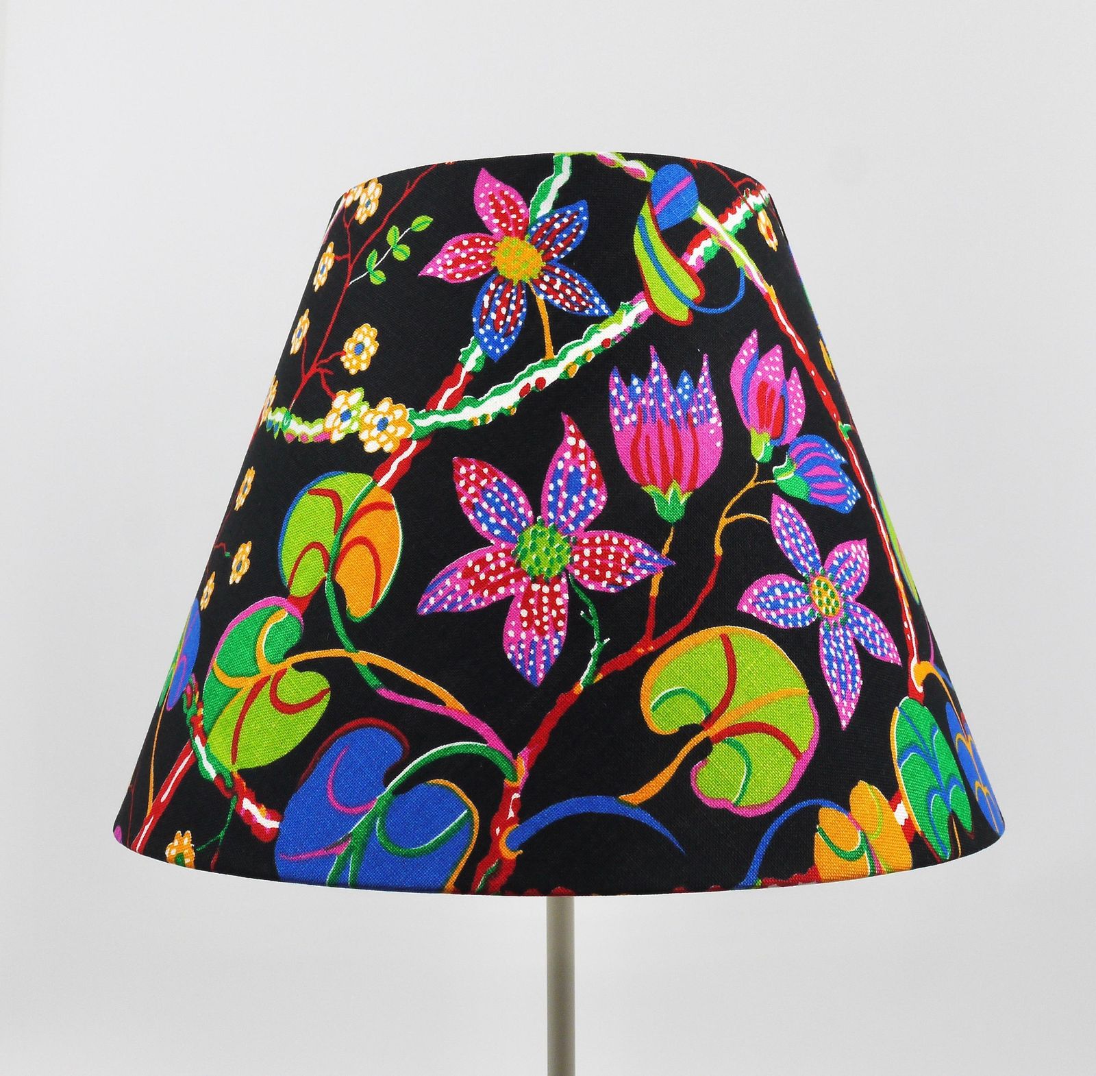 3628.0 Josef Frank X J.T. Kalmar (Haus & Garten) White Tripod Brass Floor Lamp #2057 photo