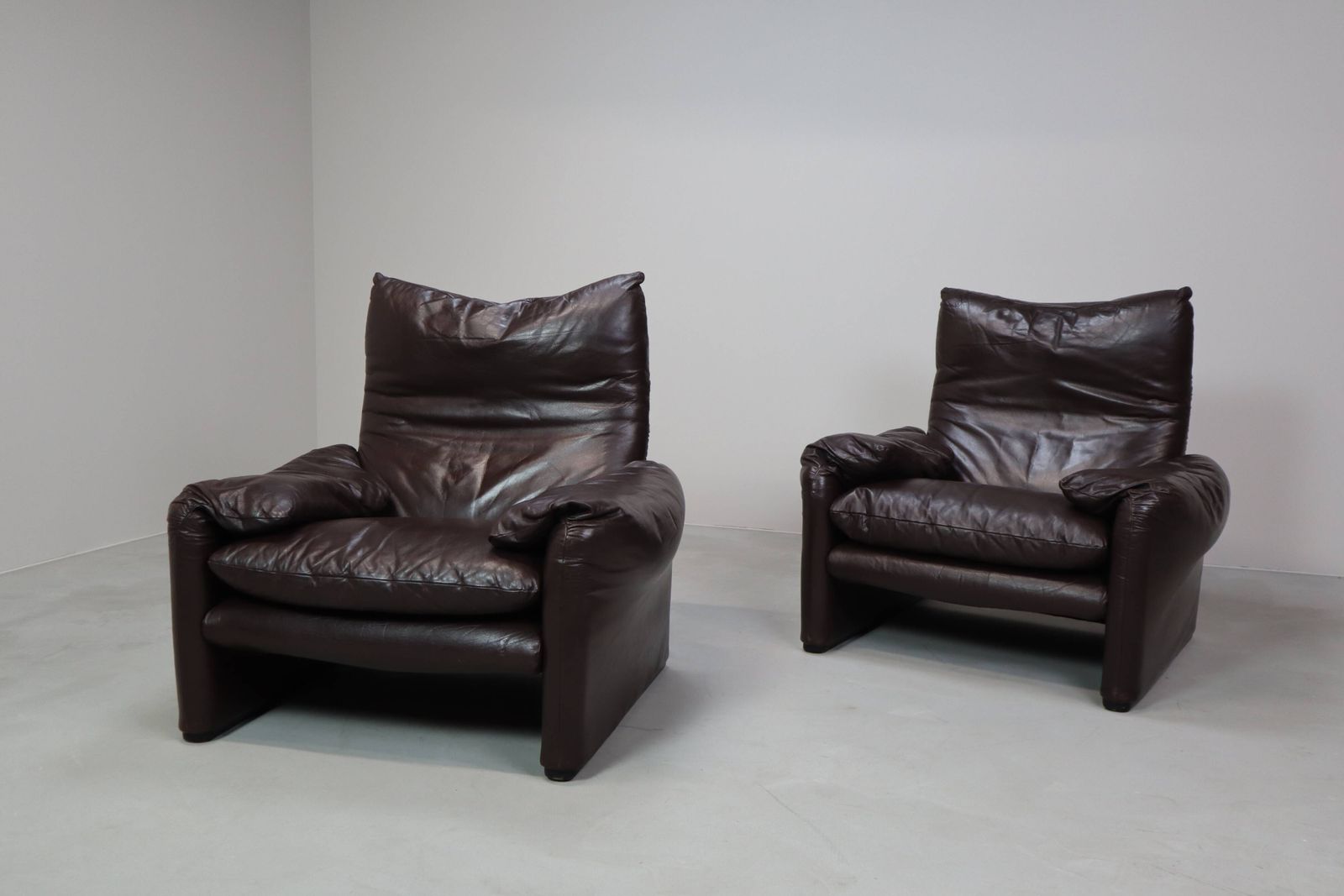 Pair Of Maralunga Leather Armchairs By Vico Magistretti For Cassina, 1974 photo Furniture