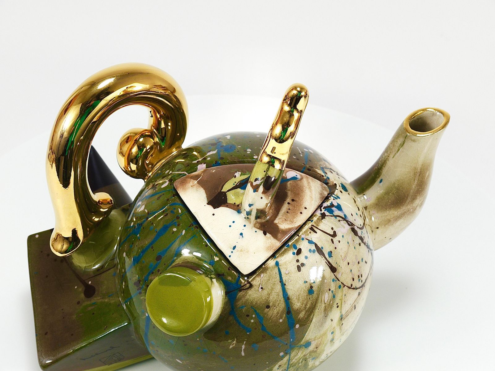 photo vinterior Juraj Mahalik Sculptural Postmodern Pop Art Tea Service By Art4, Slovakia, 1990s