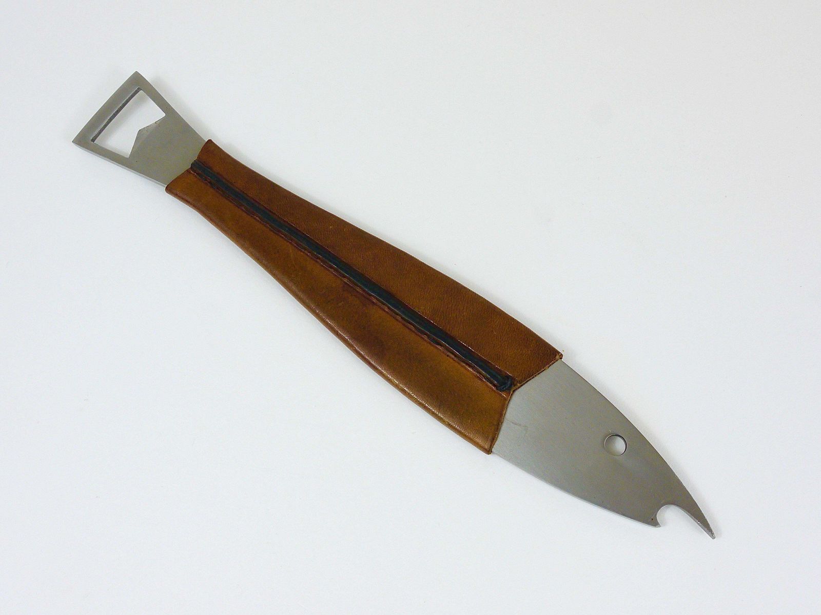 photo vintage Carl Auböck Neptune Fish Bottle Opener, Leather & Steel By Amboss Austria, 1950s