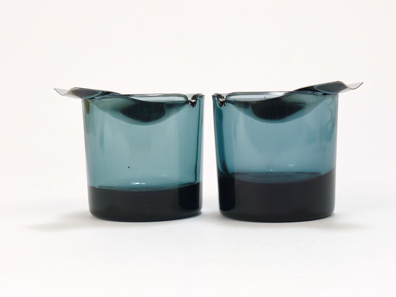 Wilhelm Wagenfeld Midcentury Tourmaline Bauhaus Ashtray By Wmf Germany, 1960s photo vinterior