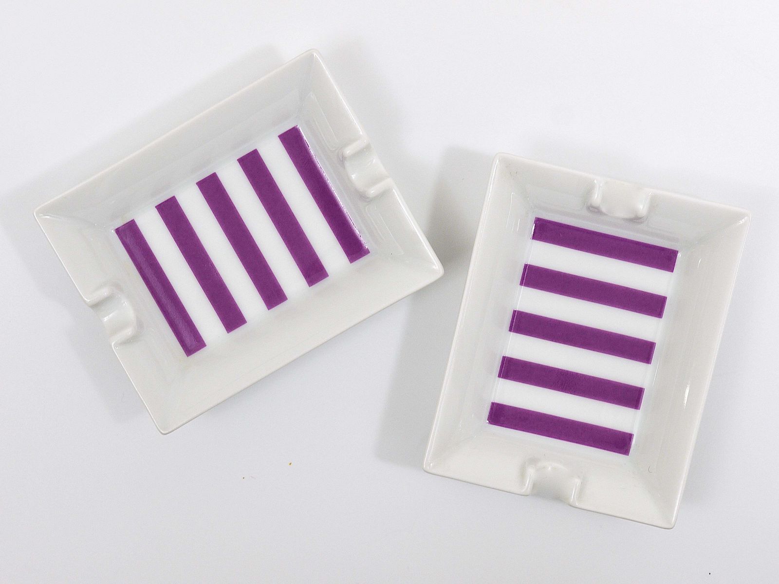 Pair Augarten Vienna Purple Midcentury Fine Porcelaine Ashtrays, Austria, 1950s photo Home Decor