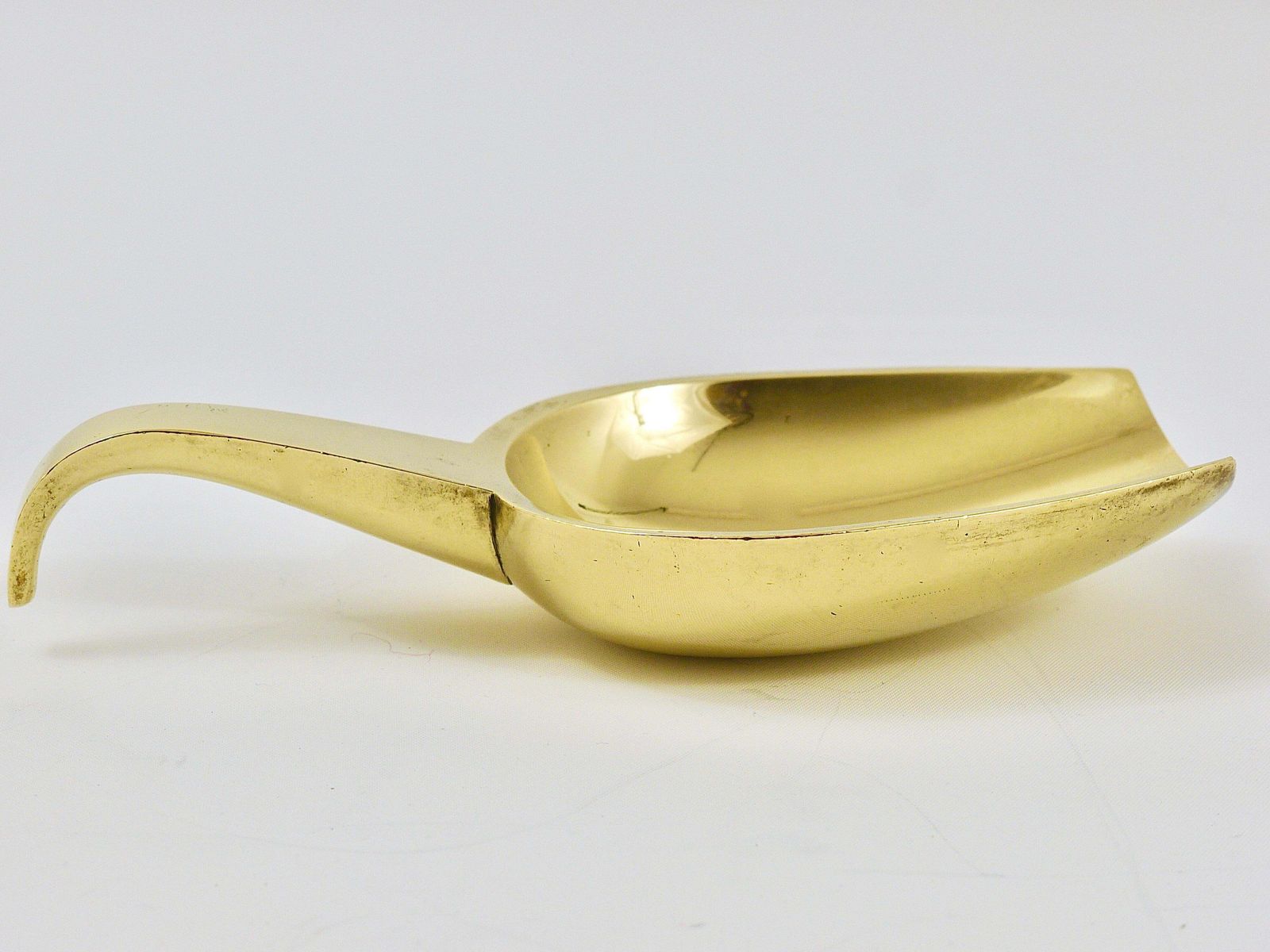 photo vinterior Carl Auböck Midcentury Scoop Bowl Or Ashtray With Handle, Brass, Austria, 1950s