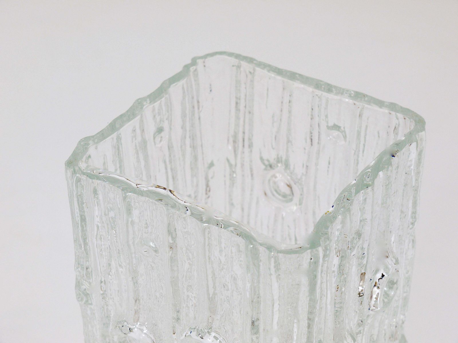 Peill & Putzler Op Art Square Modernist Ice Glass Vase, Germany, 1970s photo vinterior
