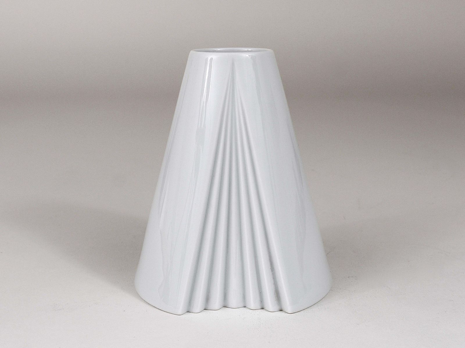 Ambrogio Pozzi Rosenthal White Geometric Op Art Porcelain Vase, Germany, 1980s photo 363.0