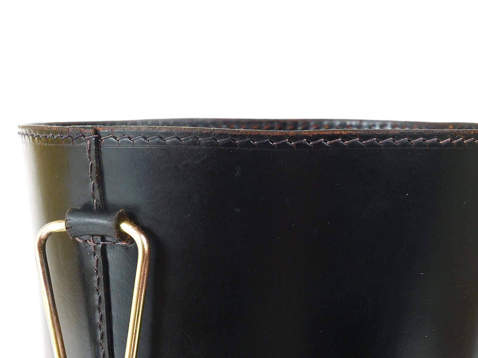 photo vintage Mid Century Carl Auböck Black Leather & Brass Wastepaper Basket, Austria, 1950s