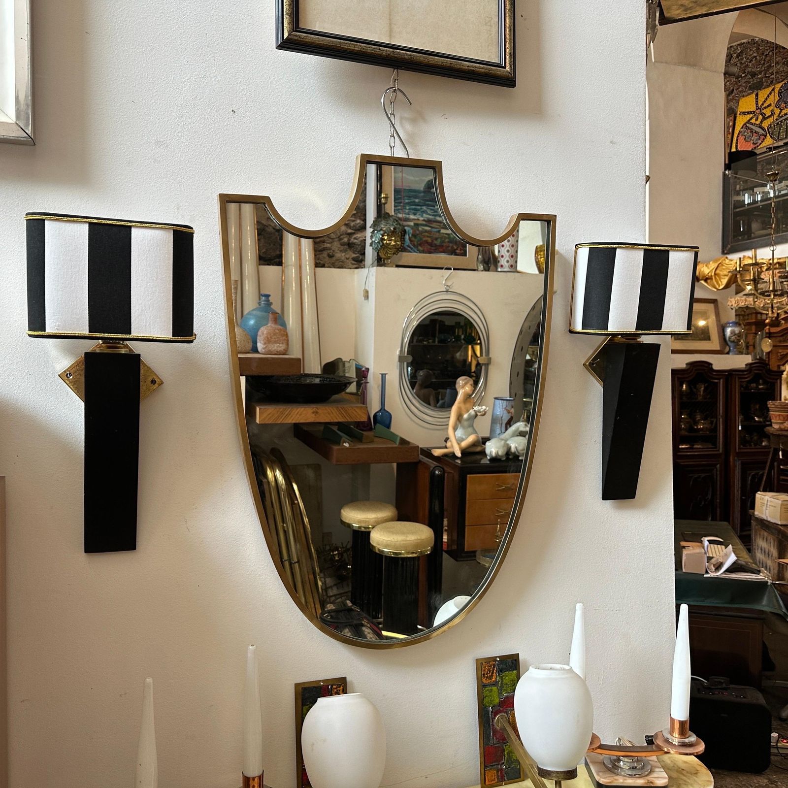 An Elegant 1980s Art Deco Style Black Painted Wood And Brass Italian Wall Sconce photo vinterior