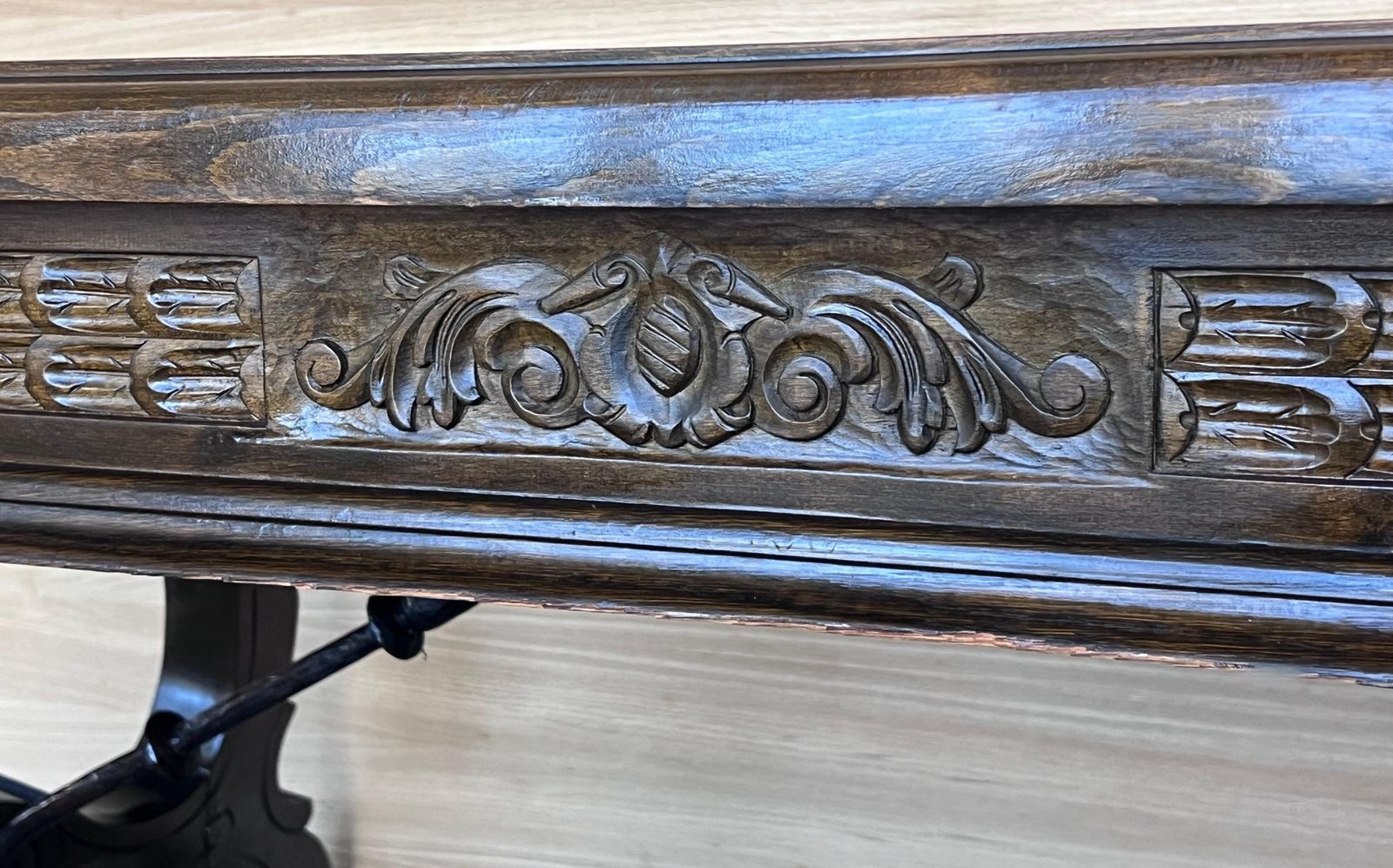 Mobilier Grande table de bibliothèque ou table centrale de style baroque espagnol à deux faces, en chêne photo
