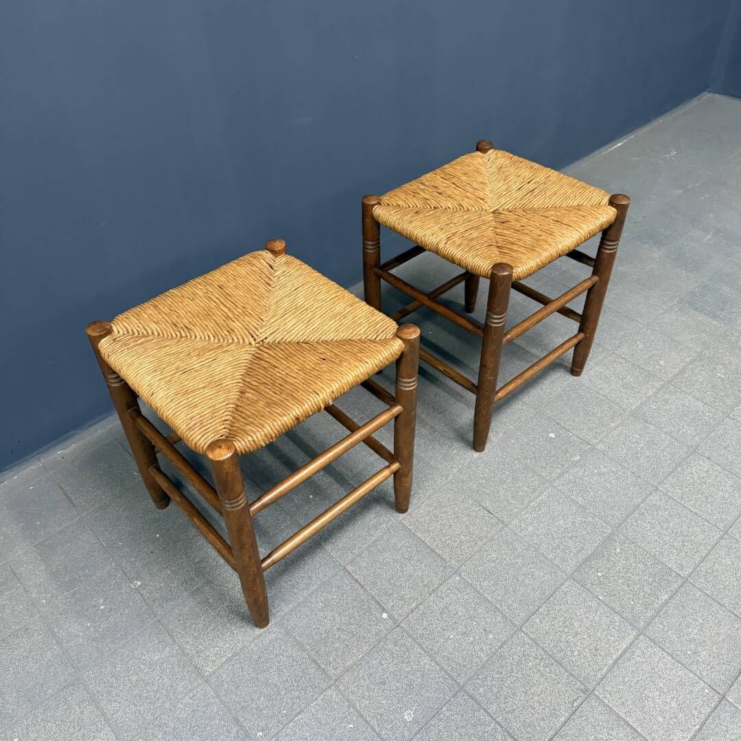 Set Nederlandse Beukenhouten Krukken Met Bekleding Met Paspelrand photo buy