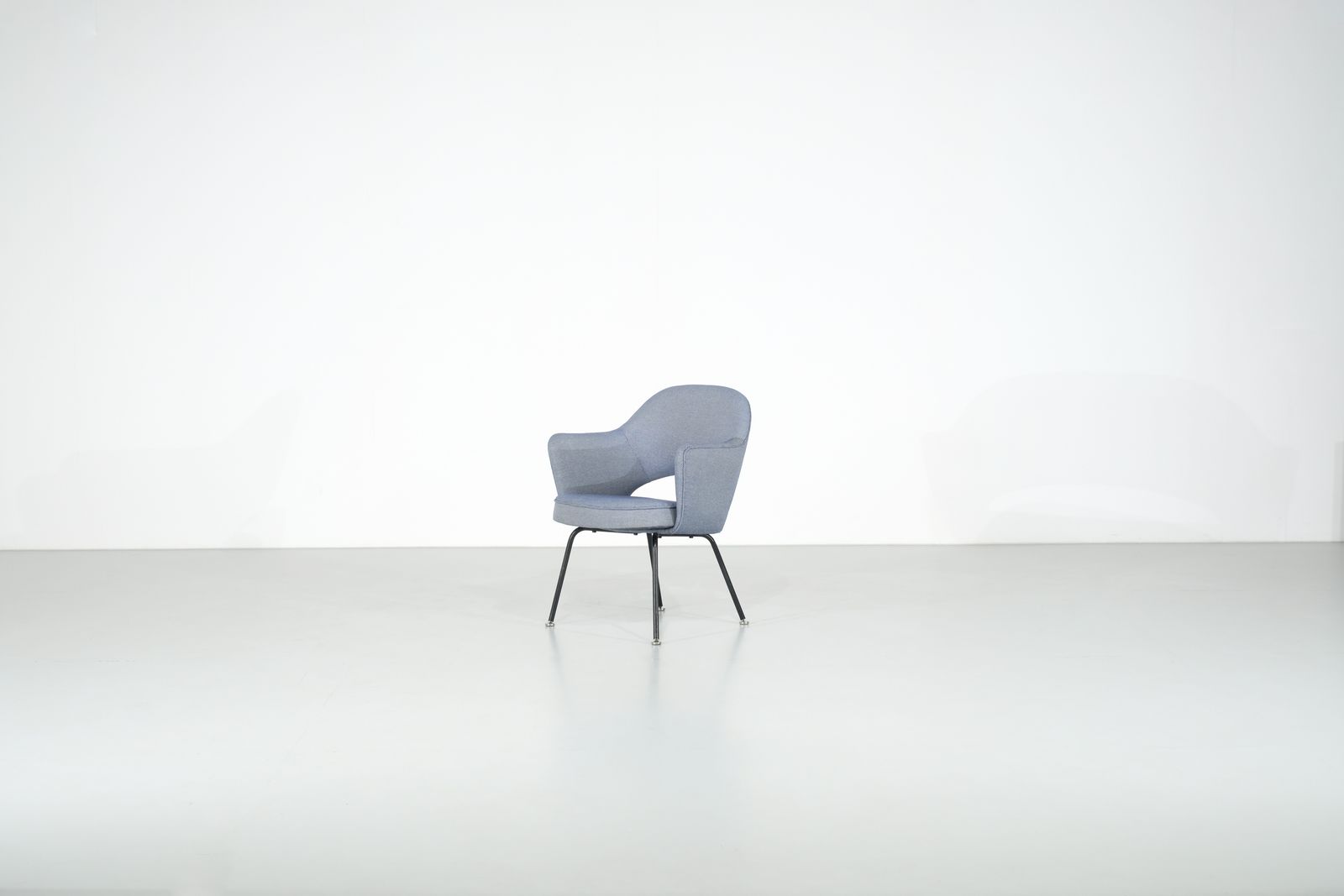 Armchair "Conference" By Eero Saarinen Produced By Knoll For Ibm, USA 1957.