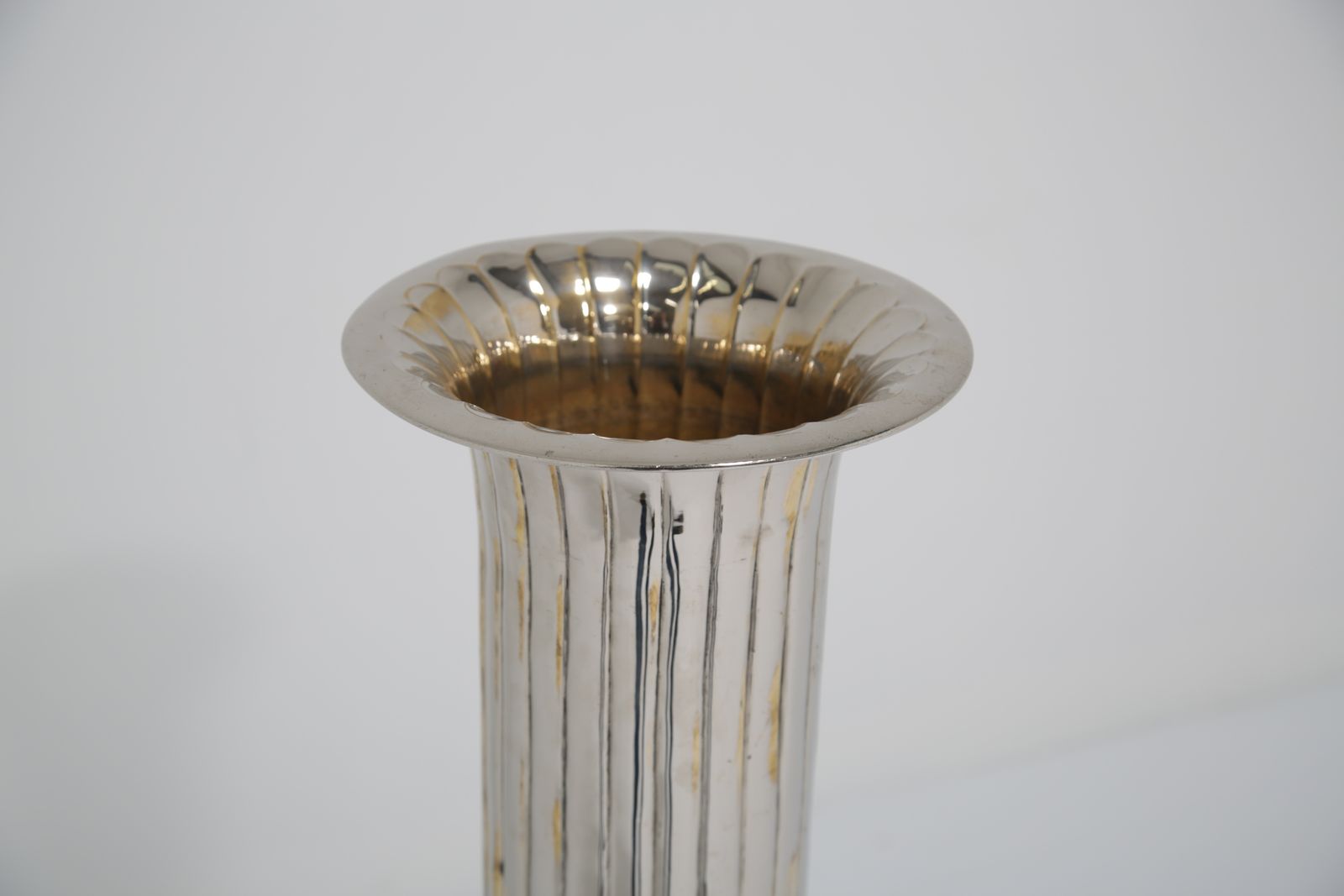 photo furniture Vintage American Tall Ribbed Trumpet Flute Vase, 1950s.