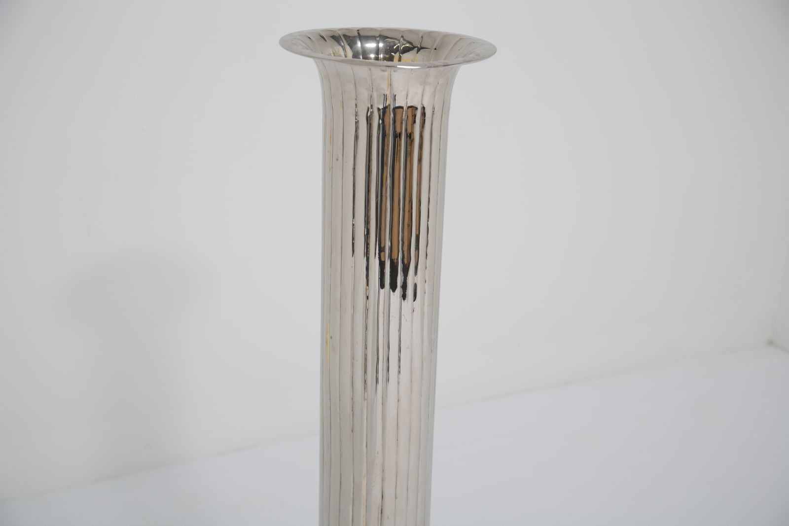Vintage American Very Tall Ribbed Trumpet Flute Vase, 1950s. photo 750.0