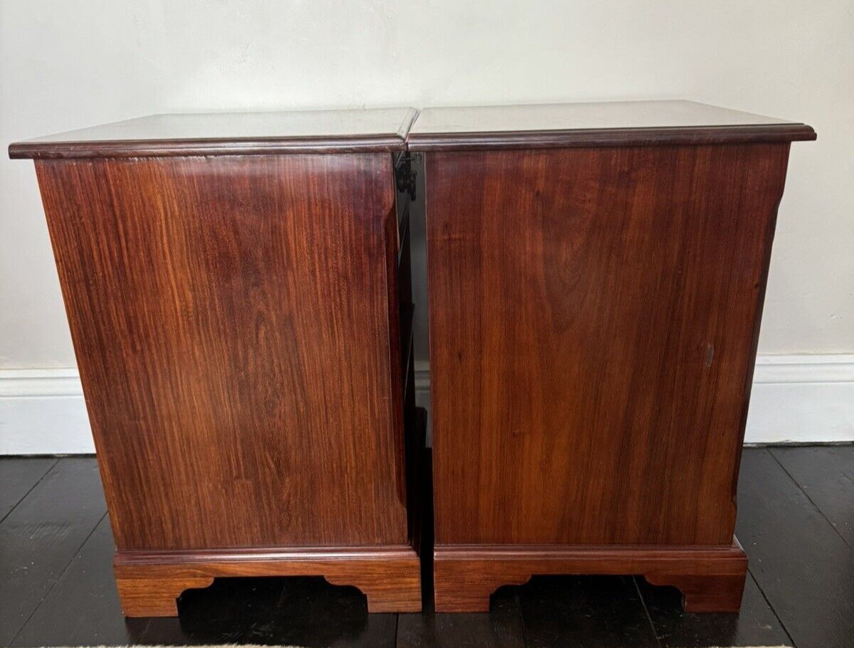 photo vintage Georgian Style Bedside Tables / Chests By Brights Of Nettlebed