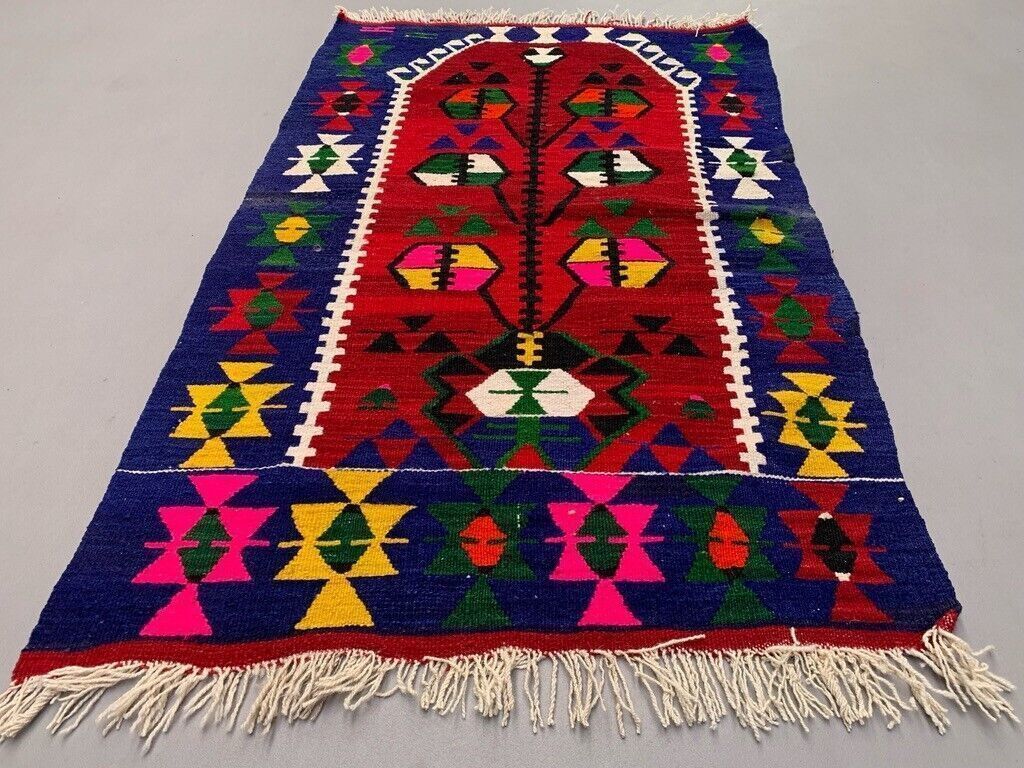 Small Vintage Turkish Kilim Rug 127x81 Cm Wool Kelim photo furniture