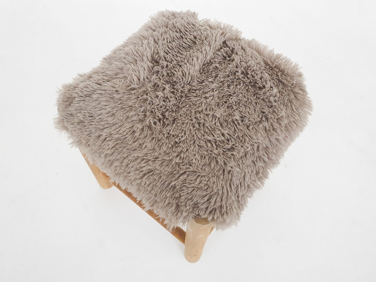 Mid Century Houten Kruk Met Imitatiebont Bekleding, Denemarken, Ca. Jaren 1960 photo 105.0