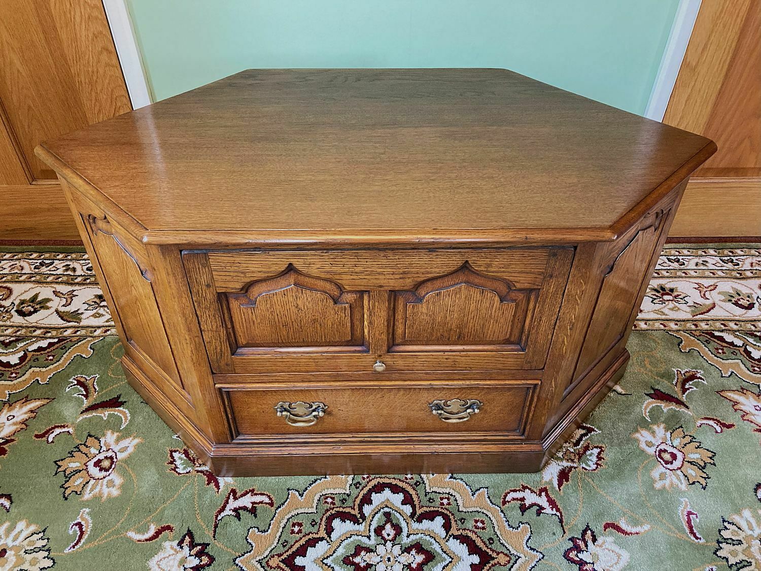 Royal Oak Canterbury Corner Tv Cabinet photo furniture