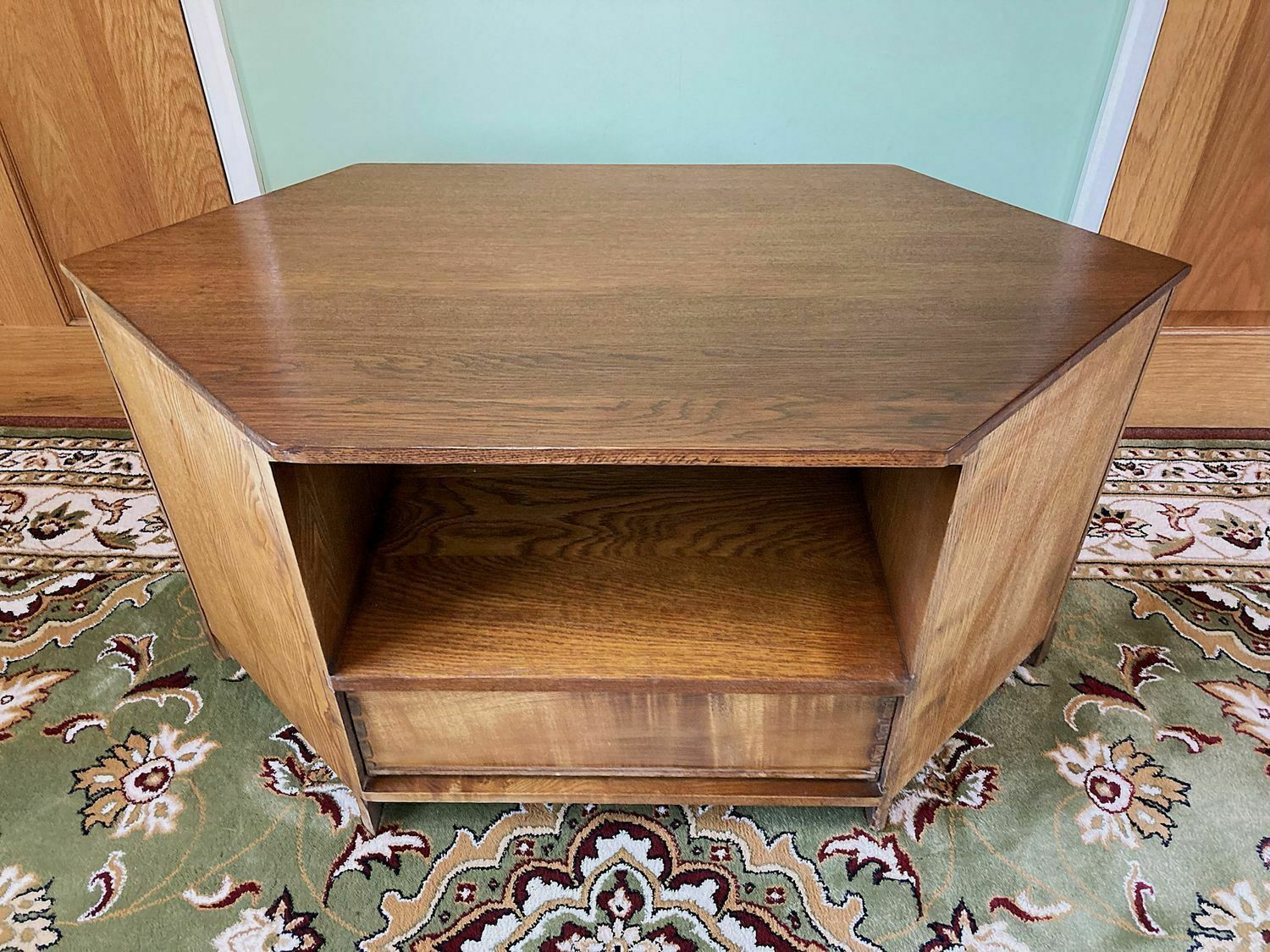 495.0 Royal Oak Canterbury Corner Tv Cabinet photo