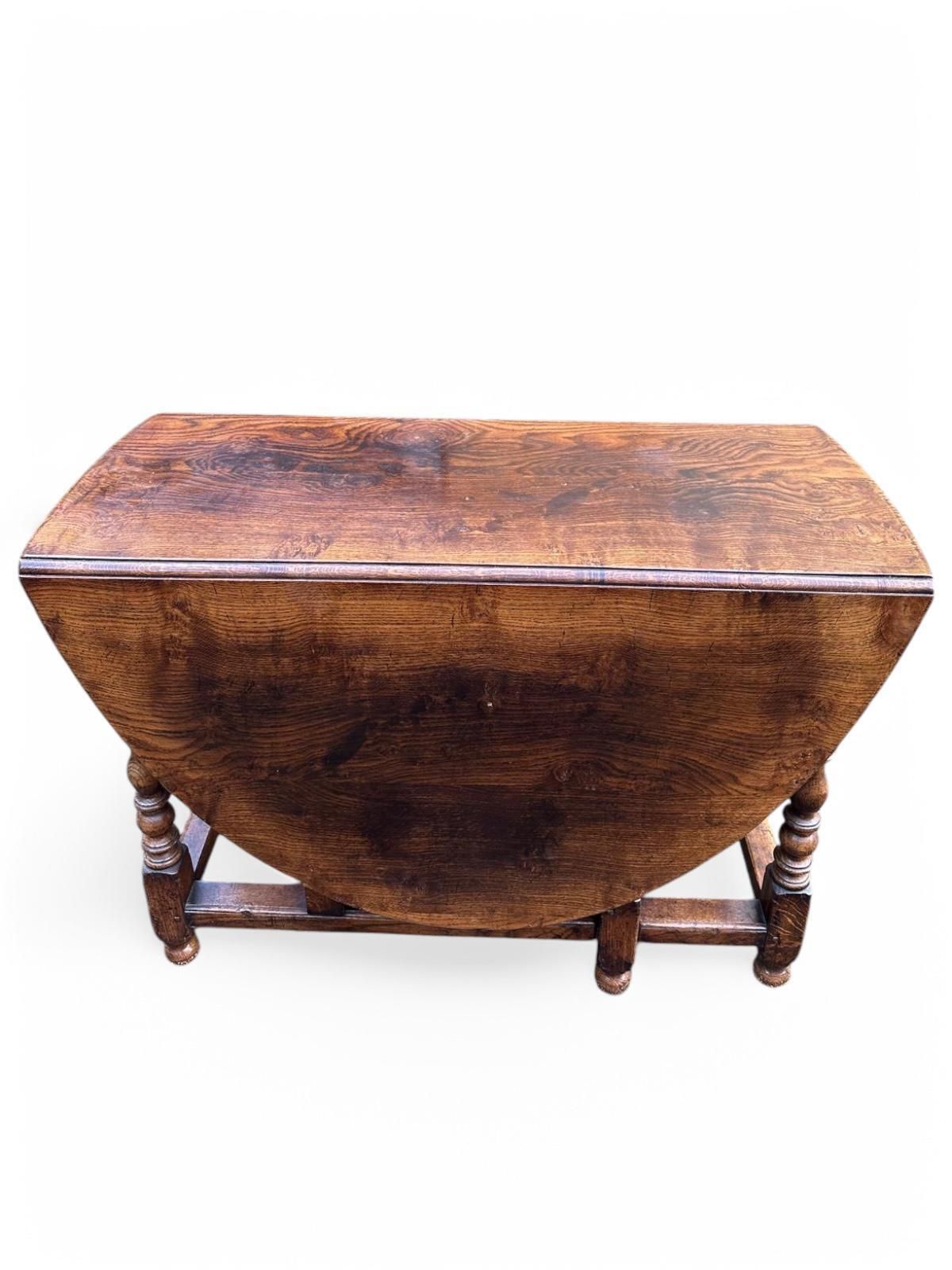photo furniture Antique Eighteenth Century Walnut And Oak Gateleg Table / Single Drawer And Gate Leg Drop Leaf C1750 / Seats 4 6