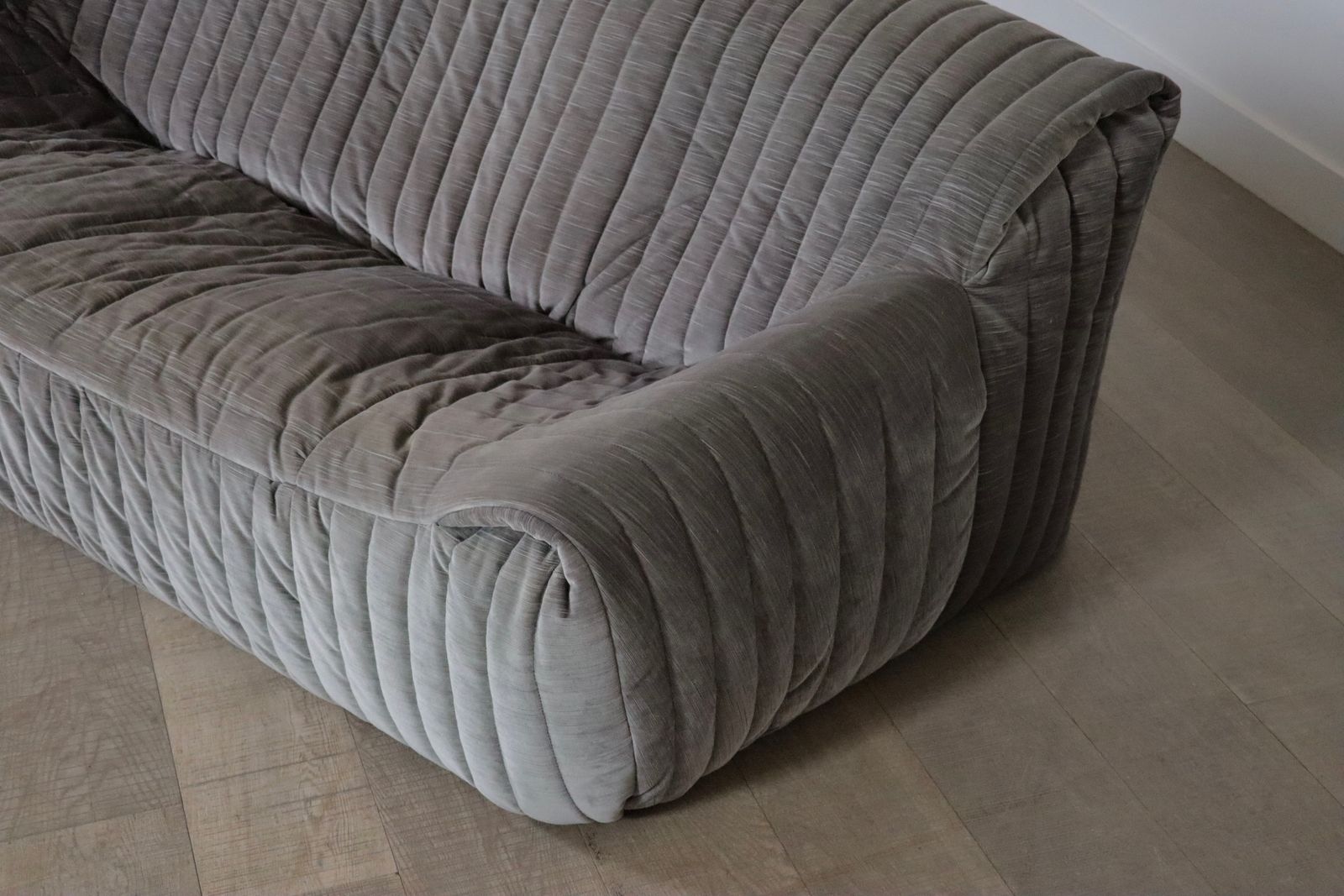 Original Cinna Sandra Three Seater Sofa In Velvet By Annie Hieronimus, France 1970s photo for sale