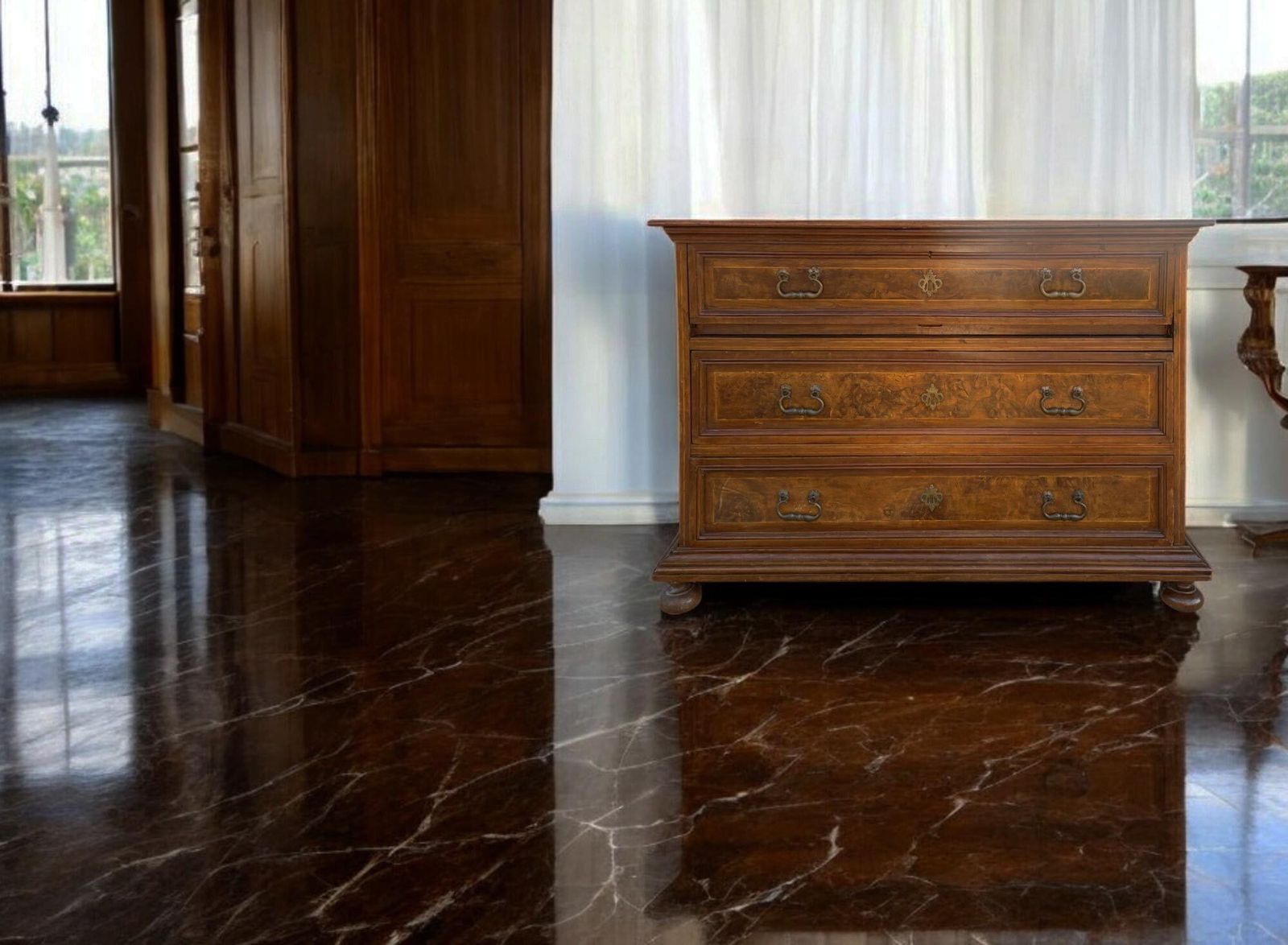 photo vinterior Italian 17th Century Commode With Secretaire