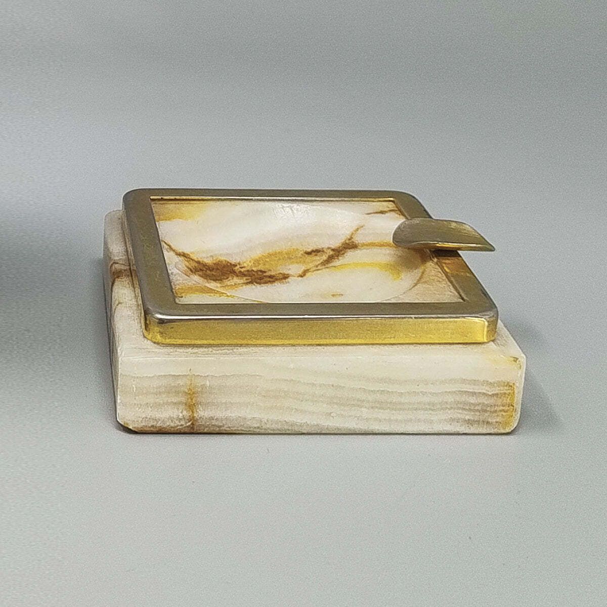 photo furniture 1960s Gorgeous Smoking Set In Onyx. Made In Italy