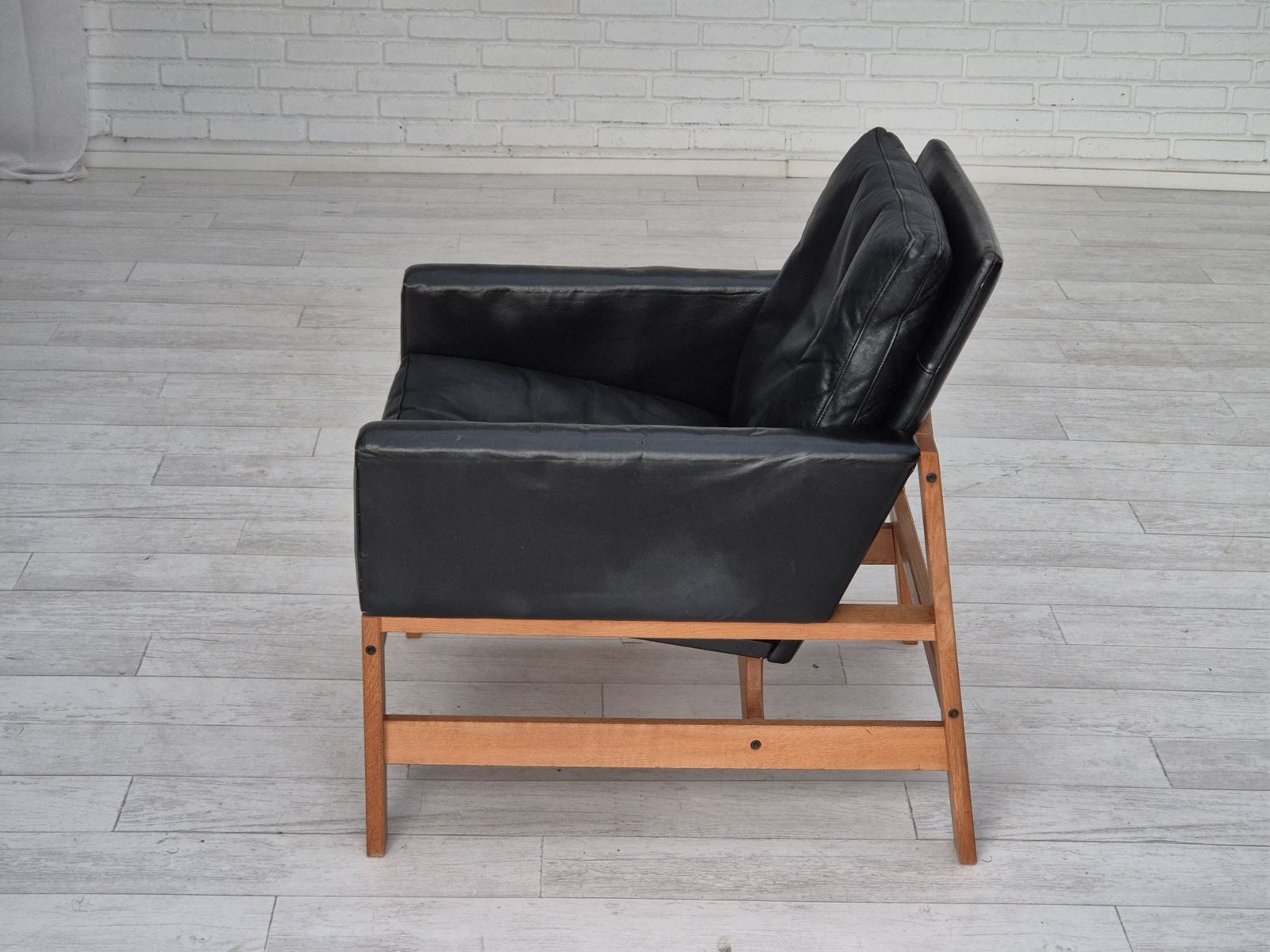 Ca. Jaren 1960, Deense Loungestoel, Meubelleer, Massief Eikenhout. photo vinterior