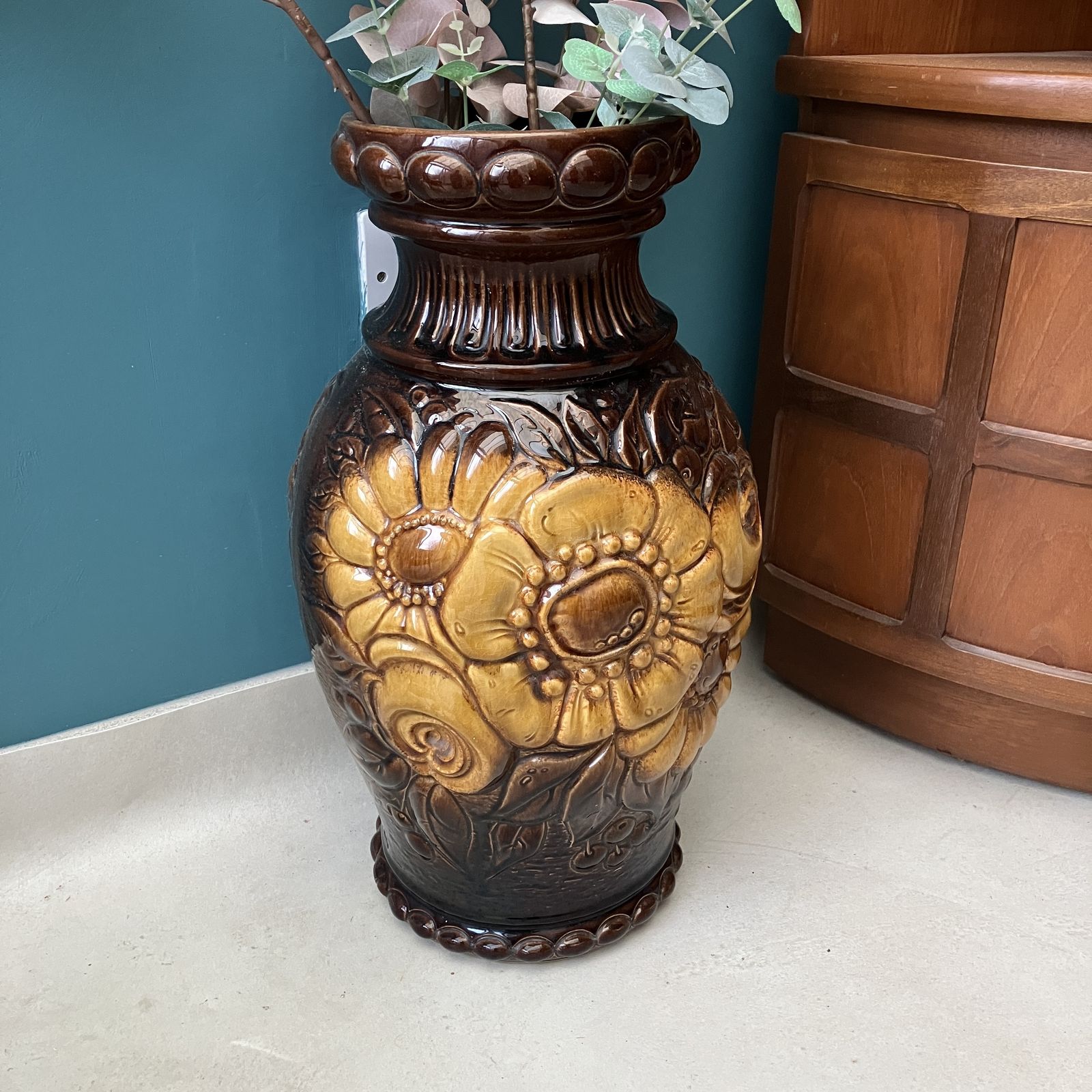 A Large Scheurich Vase Decorated With Sunflowers photo furniture